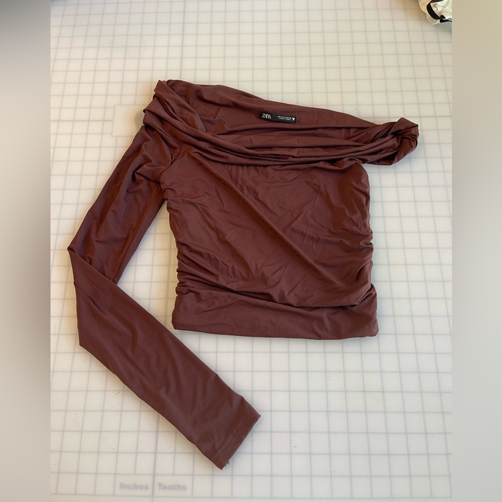 Zara Asymetric One Sleeve Top